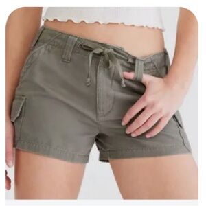 BRAND NEW- Aeropostale Low Rise Utility Shorts - Size Small - Olive/Grey color